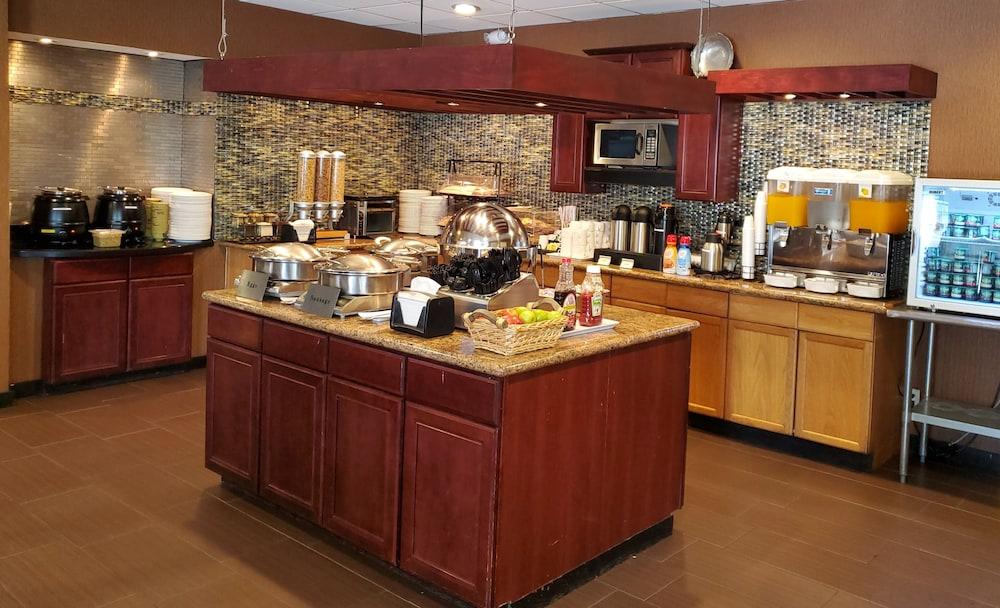 Hotel D'Lins Ontario Airport מראה חיצוני תמונה
