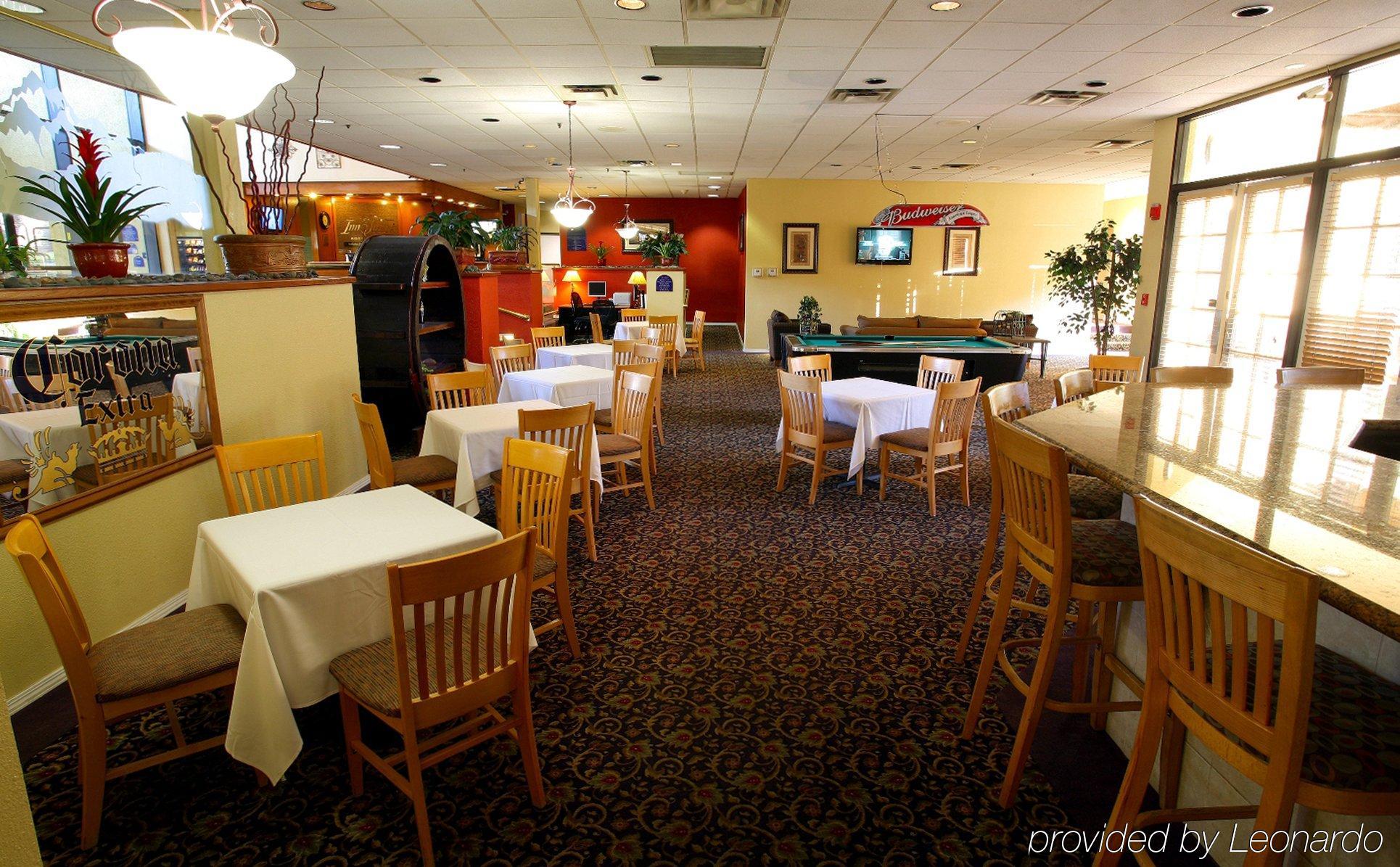 Hotel D'Lins Ontario Airport מסעדה תמונה
