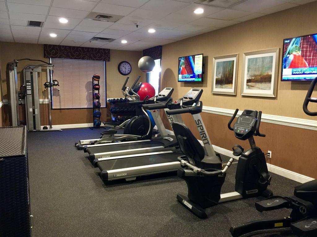 Hotel D'Lins Ontario Airport מראה חיצוני תמונה