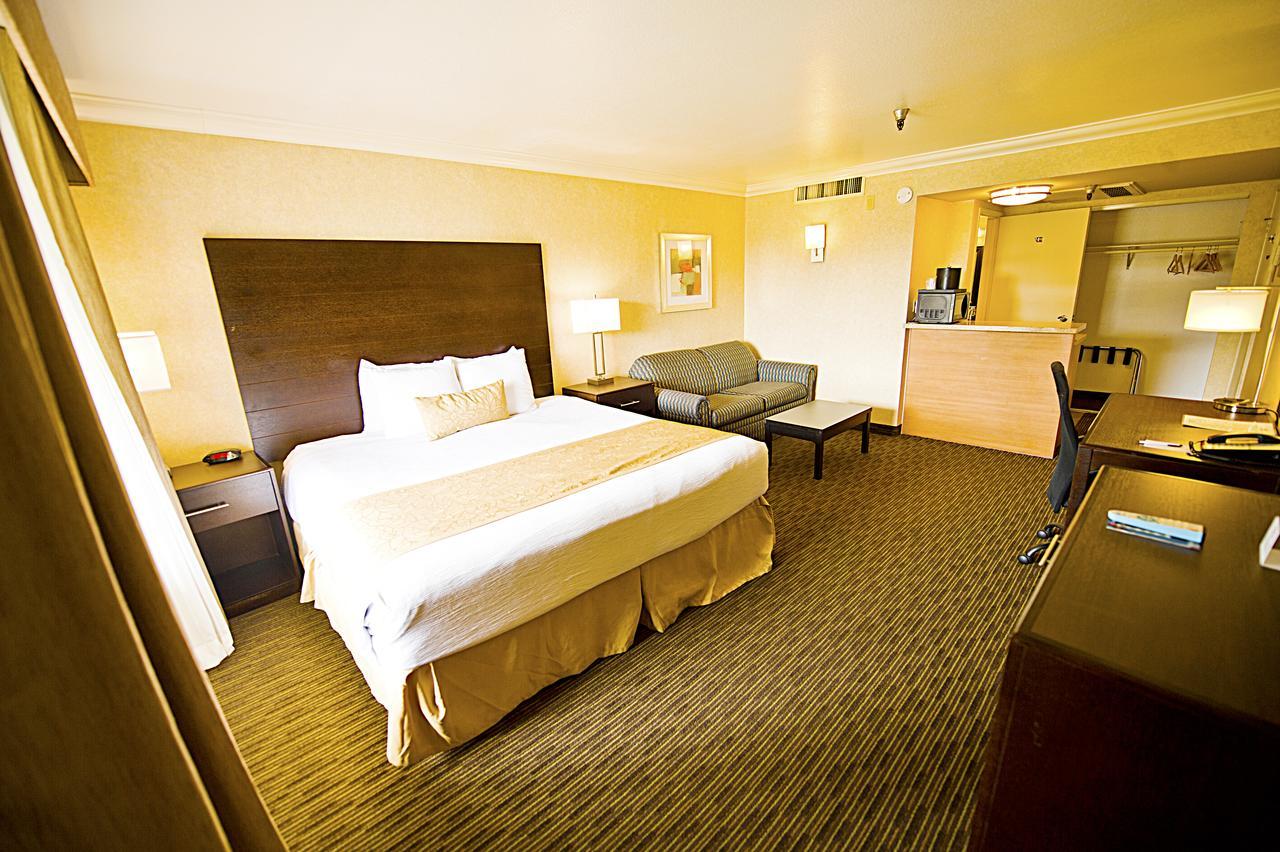 Hotel D'Lins Ontario Airport מראה חיצוני תמונה