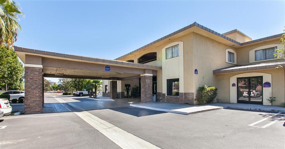 Hotel D'Lins Ontario Airport מראה חיצוני תמונה